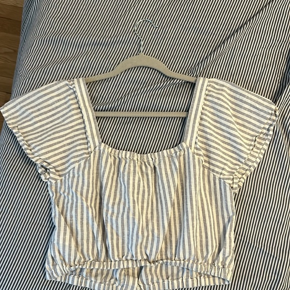 Madewell Flutter-Sleeve Button-Front Crop Top in Stripe - Picture 5 of 5